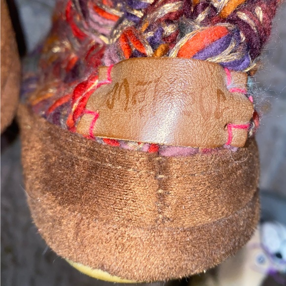 NWT Mad Love Women's Bootie Slippers
Fuzzy Yarn Knit Jewel Tones - Picture 4 of 16